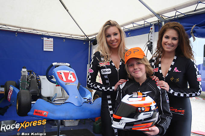 Roderick Pikker en racexpress gridgirls